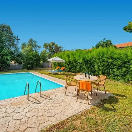 Villa Iriss By Polis